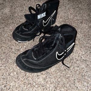 Wrestling shoes